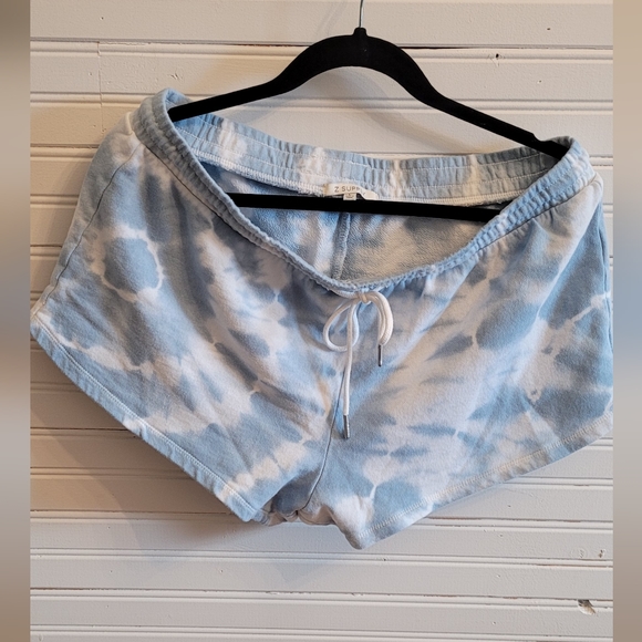 Z Supply Sadie Tie Dye Blue and White shorts - Picture 3 of 6